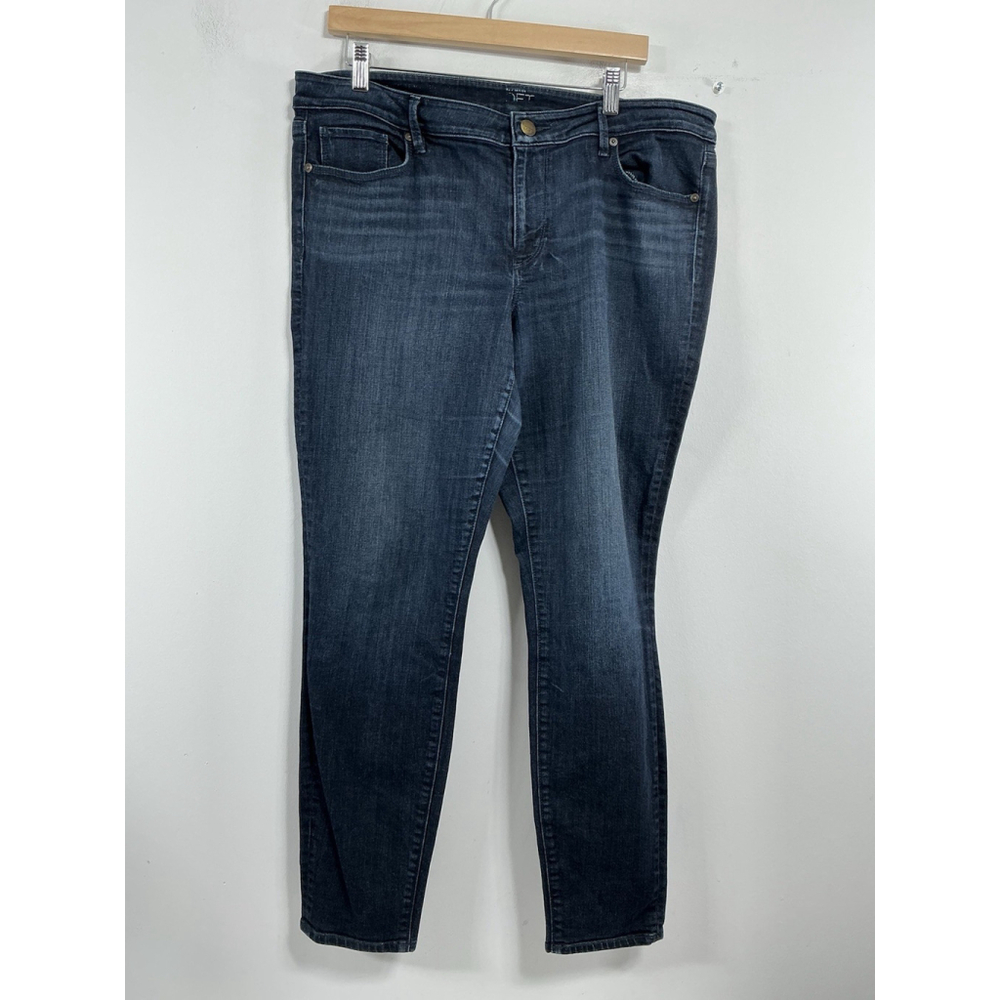 Womans Loft Blue Jeans Waist 36 Inch Straight Ankle Very Good Condition